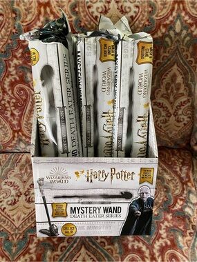 Warner Bros. 5 Mystery Wands Death Eater Series - White Special Edition
